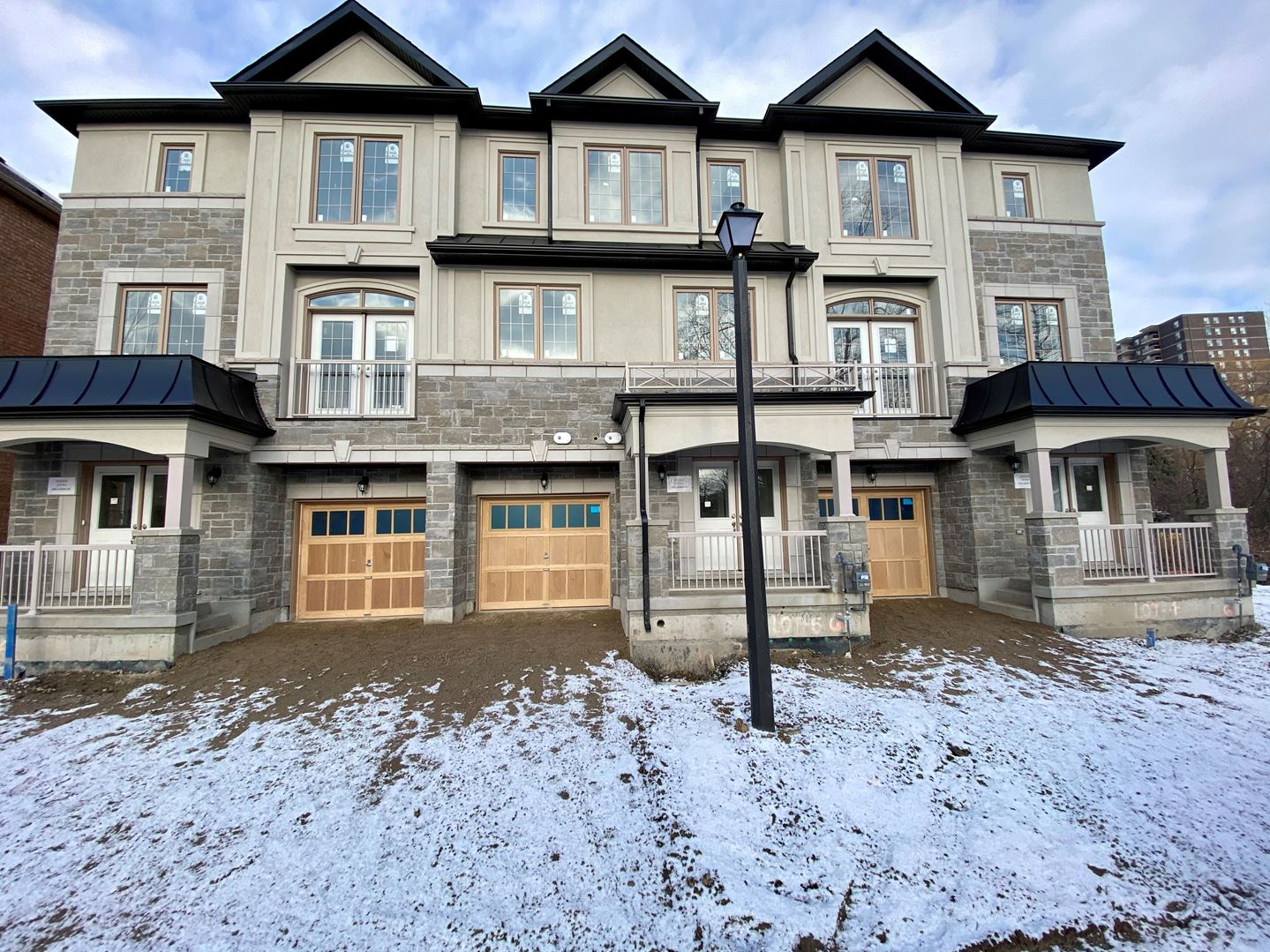 The Sheridan Towns Team AcePreConstruction, Resale and Commercial